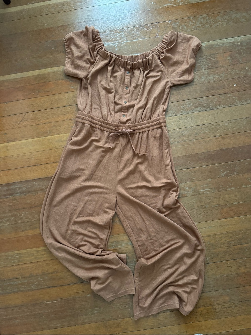 Women’s Short-Sleeve Jumpsuit in Camel